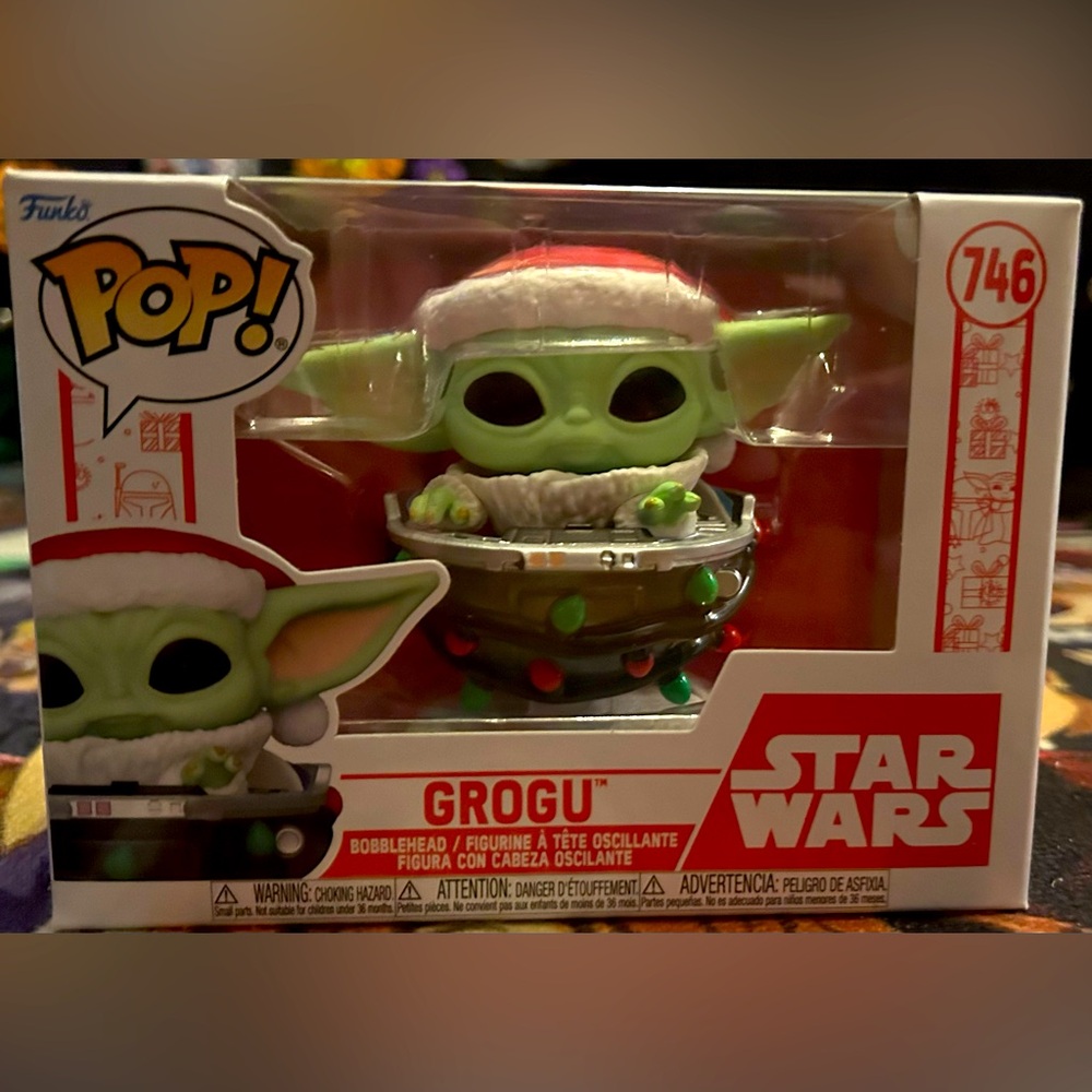 Christmas themed Grogu.